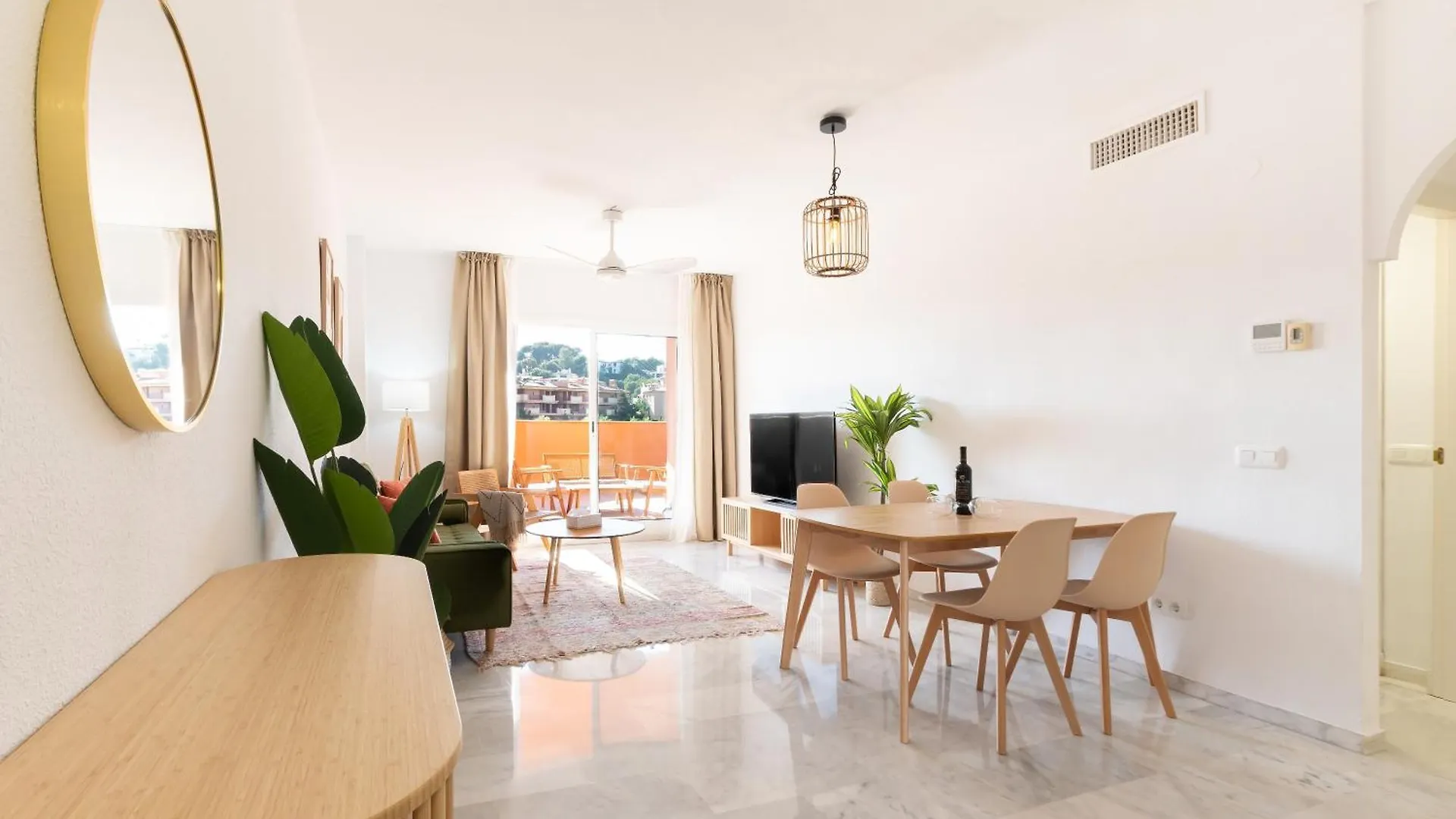 Holiday Apartment Μαρμπέλλα